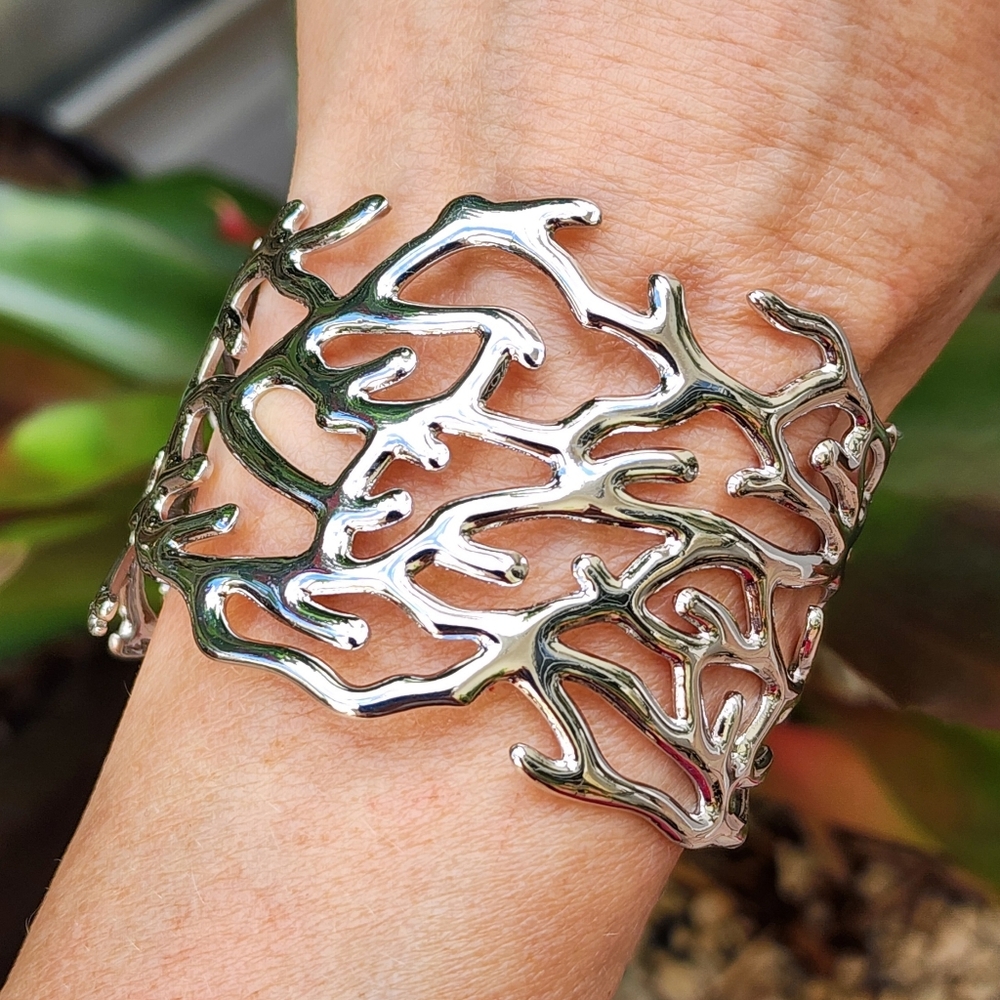 Madewell Jewelry Large Coral Reef Polisjed Hypoallergenic Silver Bracelet